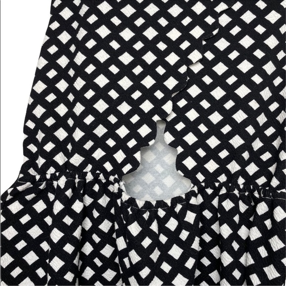 ANTHRO Postmark Sleeveless Peplum White and Blk Top/Blouse - Picture 5 of 5